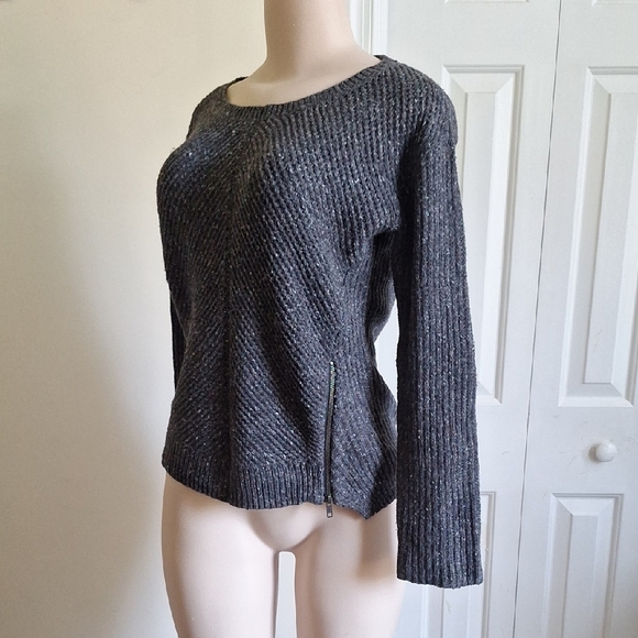 3/$20 Melrose And Market Grey Sweater Size XS - Picture 1 of 7